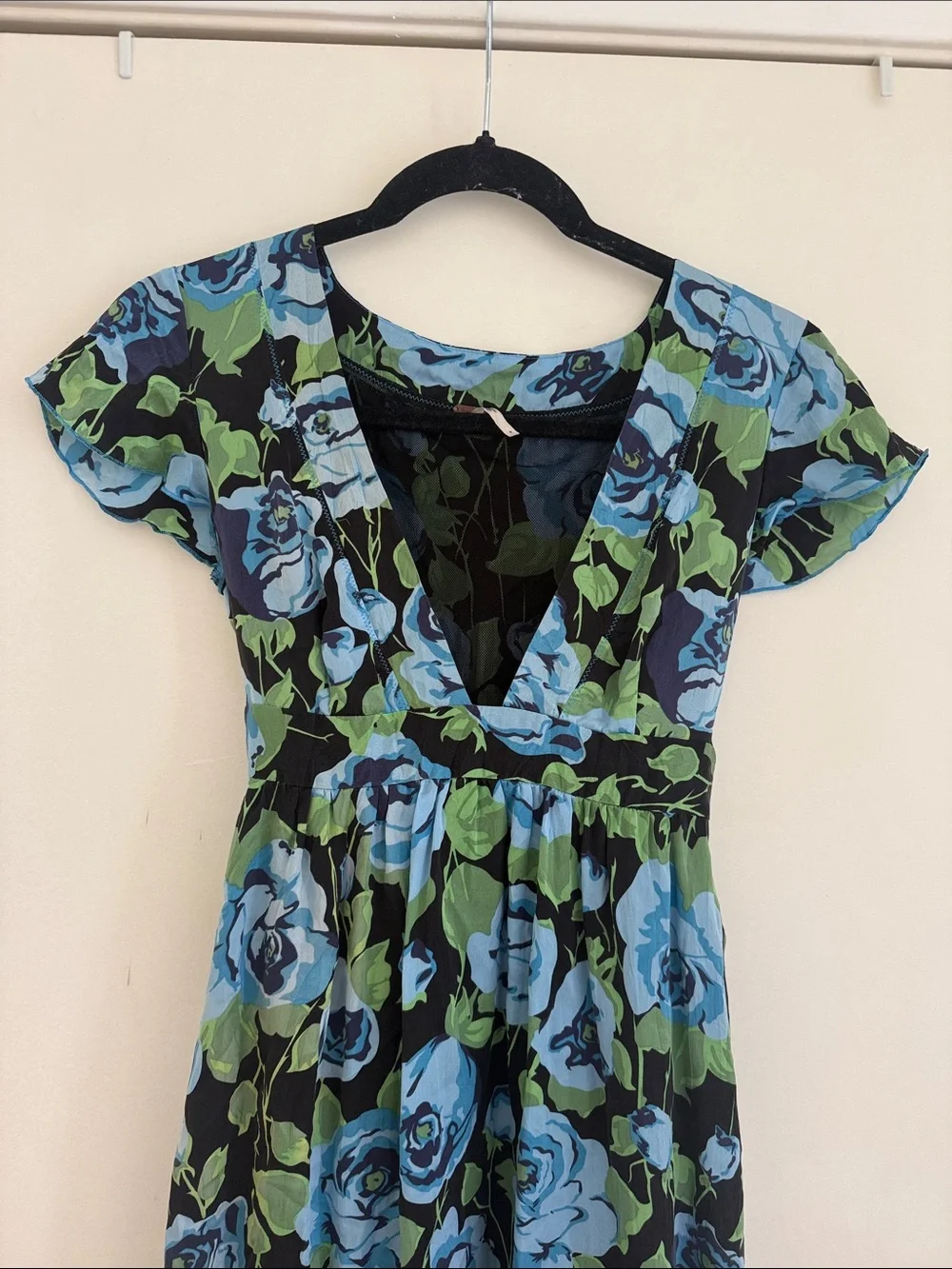 Free People Size 0 Blue Floral Silk Flutter Sleeve V-Neck Coquette Mini Dress